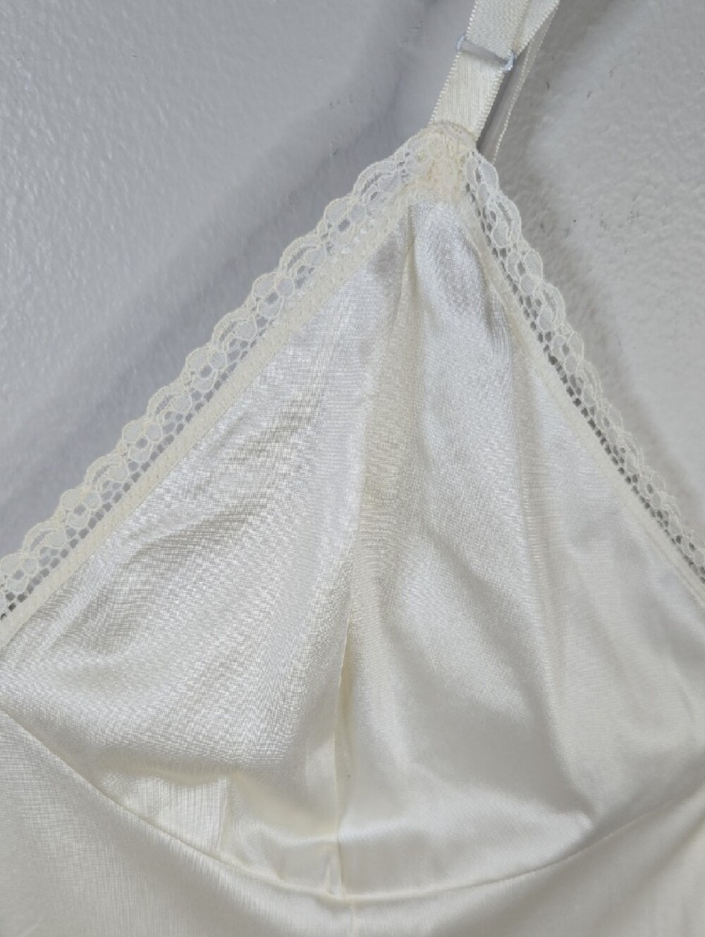 Vintage Classic Cream Colored Satin Feel Lace Trim Hem Slip Dress - Picture 3 of 10